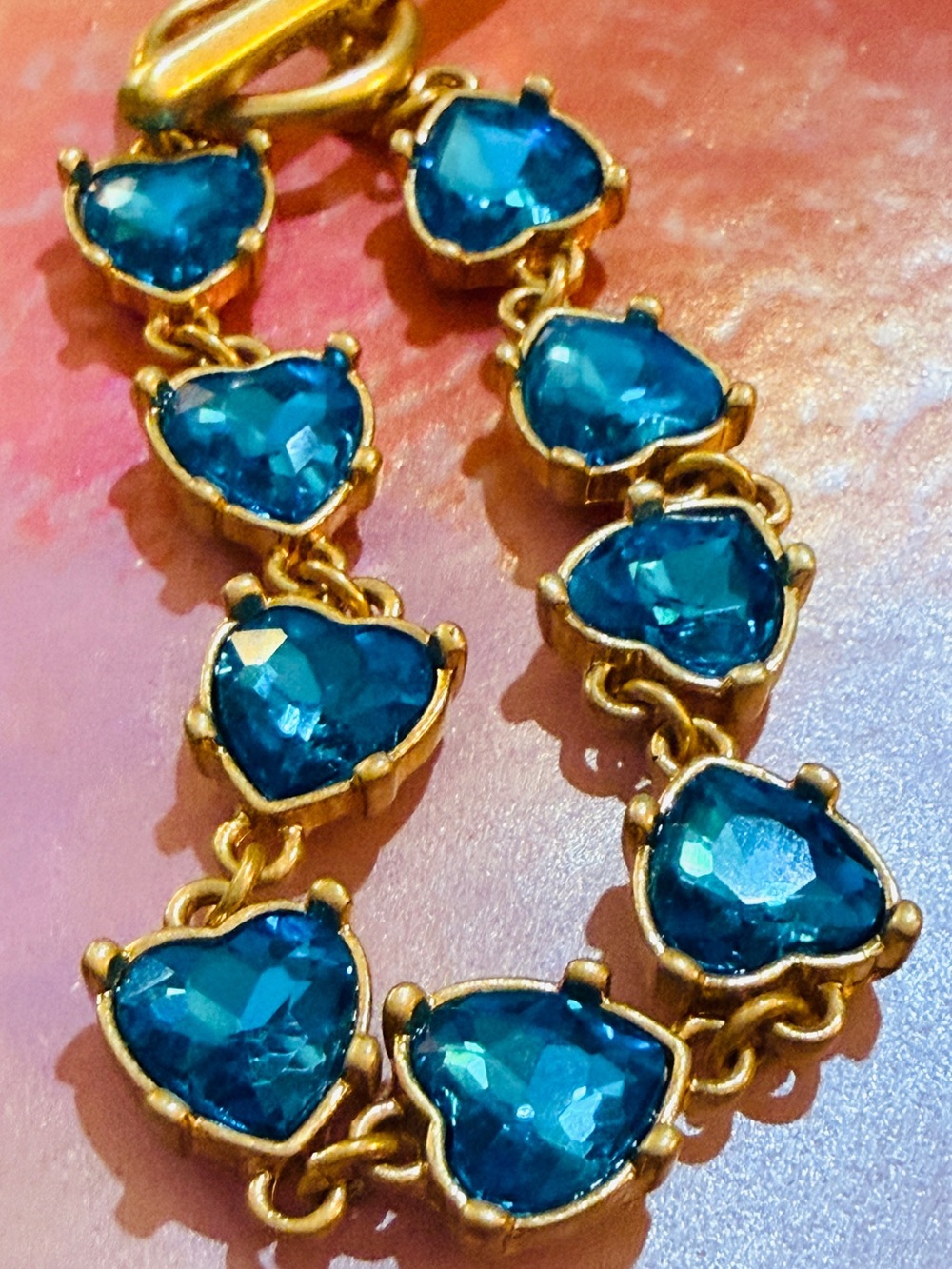 Oscar de la Renta 🩷SOLD🩷 Gold-Tone Blue Crystal Hearts✨Toggle Bracelet
